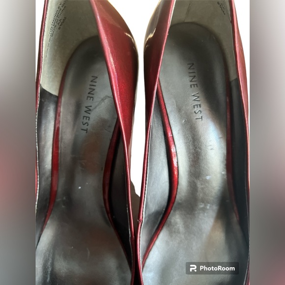 NINE WEST RED VEGAN LEATHER PUMP WITH RED GEMS DOWN BACK KITTEN HEEL NWOB - Picture 5 of 10